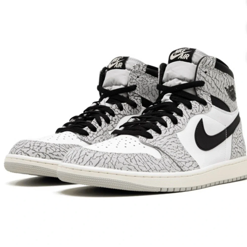 Nike Air KIDS Gray and White High-Top Sneakers size 4